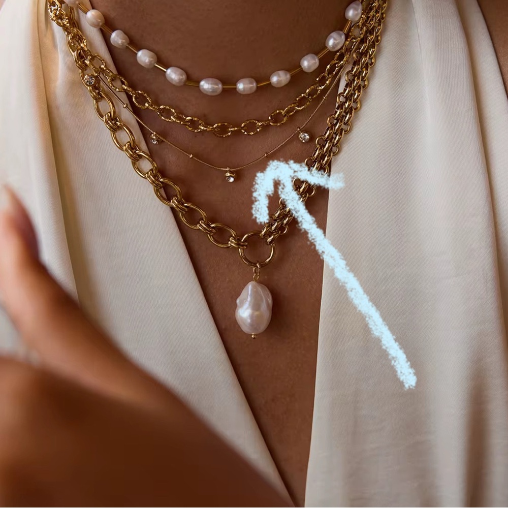 Elegant Gold and Pearl Layered Necklace